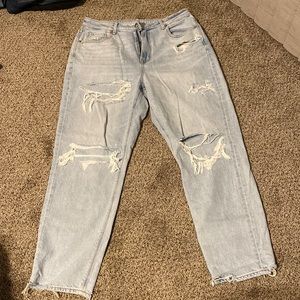 American Eagle Ripped Mom Jean